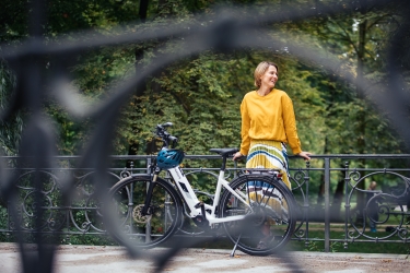 Een elektrische fiets met fietsketting of met riemaandrijving?