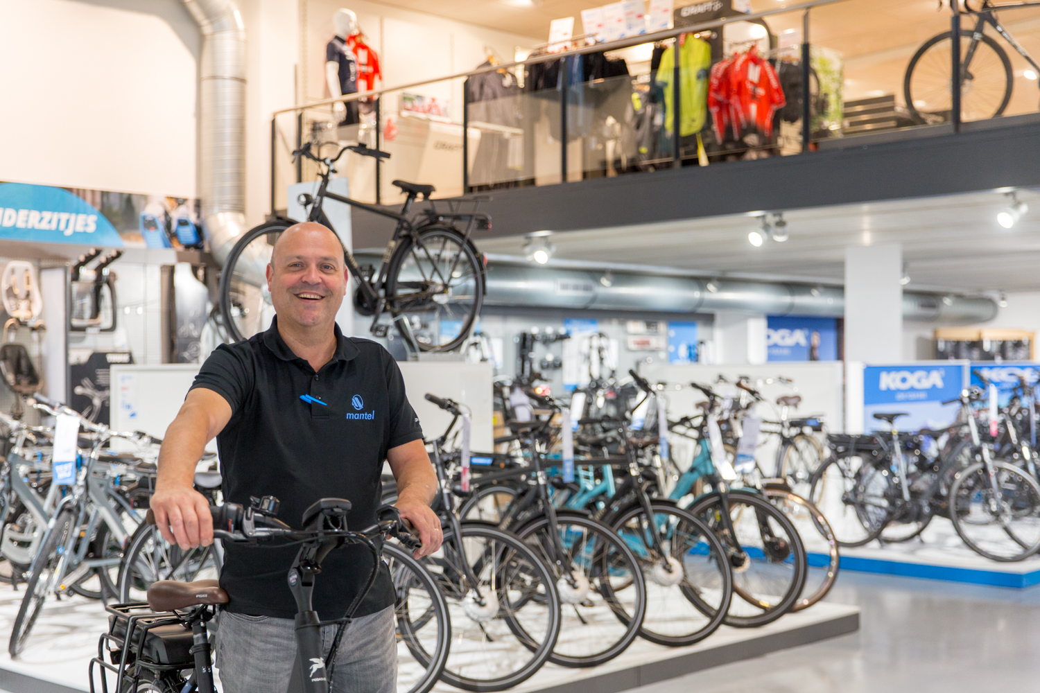 Mantel Servicepunt in ArnhemNoord Pegasus Dealer